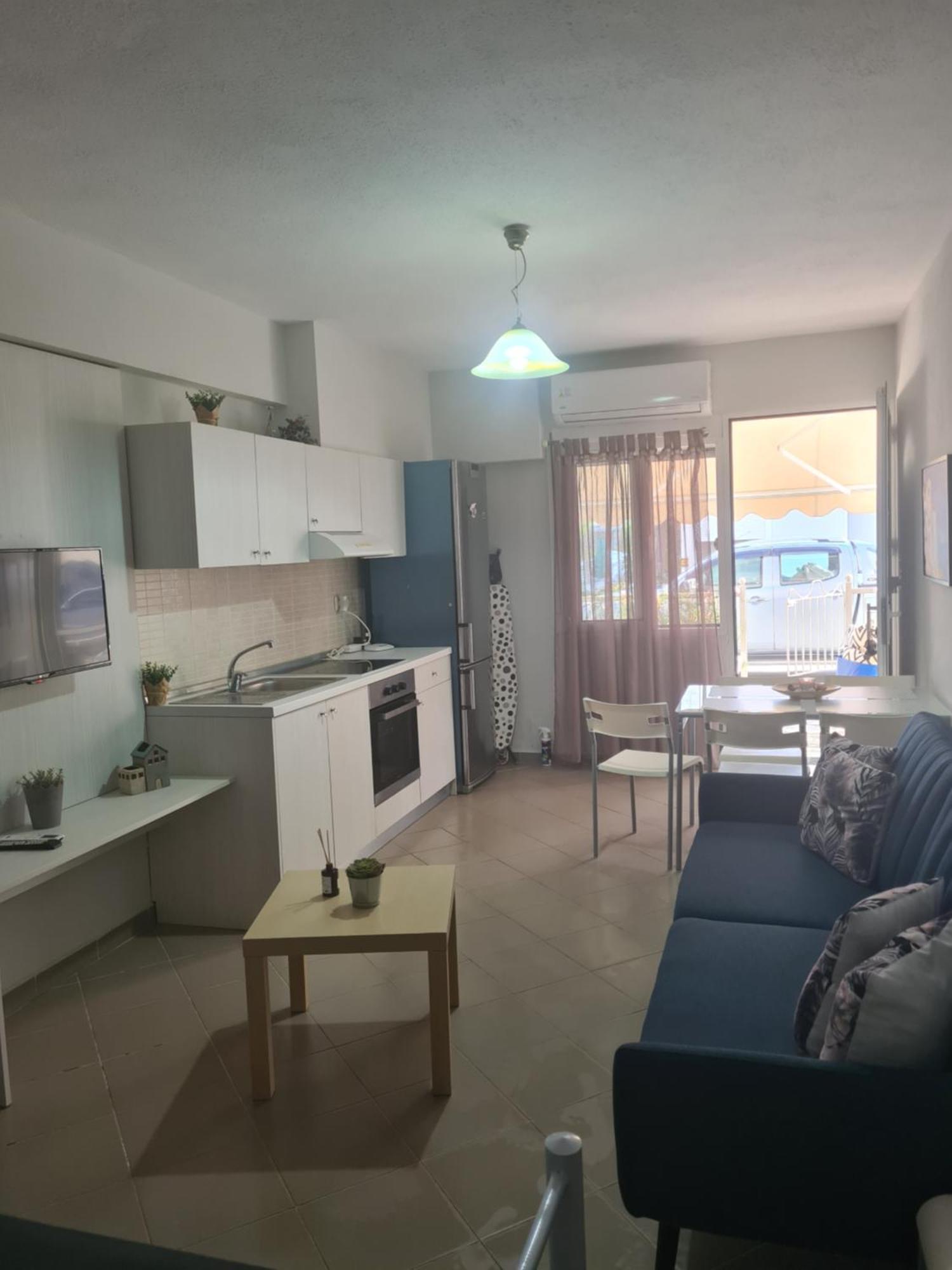 Makis Apartments Touzla Ofrínion Exterior photo